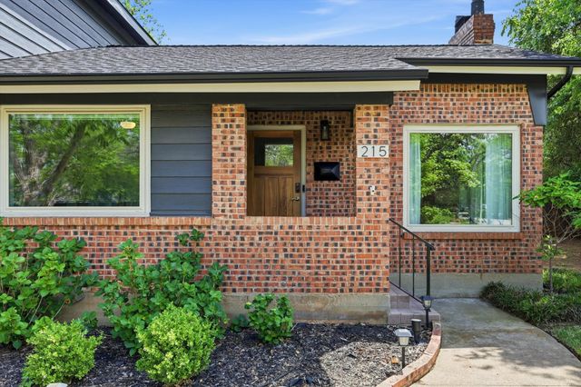 215 Varsity Circle, Arlington, TX 76013