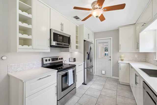 215 Varsity Circle, Arlington, TX 76013