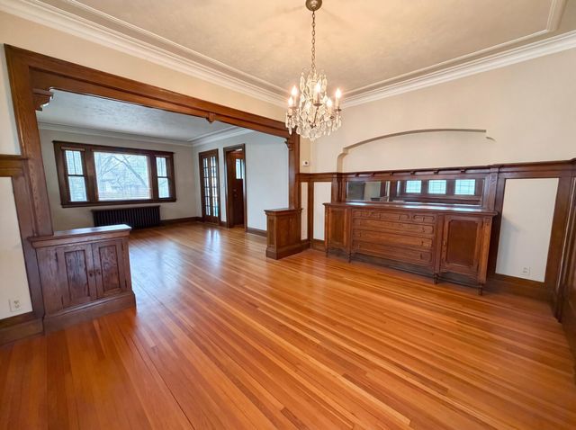 1144 Hawthorne Avenue E, Saint Paul, MN 55106