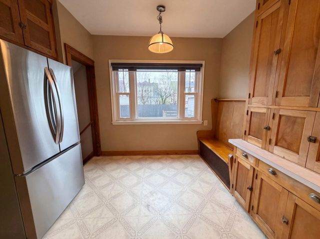 1144 Hawthorne Avenue E, Saint Paul, MN 55106