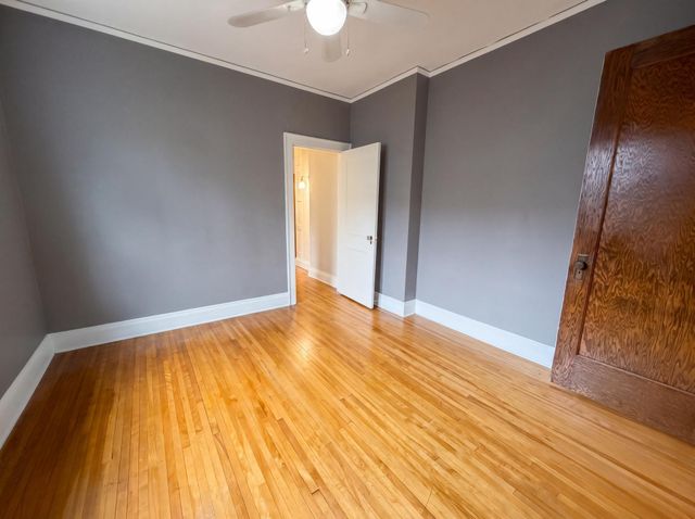 1144 Hawthorne Avenue E, Saint Paul, MN 55106