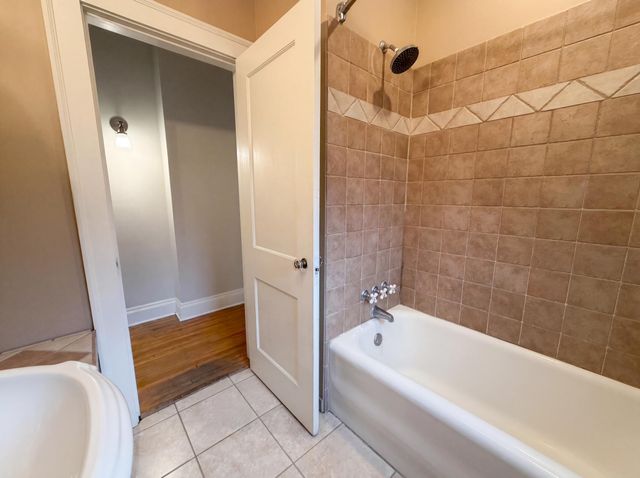 1144 Hawthorne Avenue E, Saint Paul, MN 55106