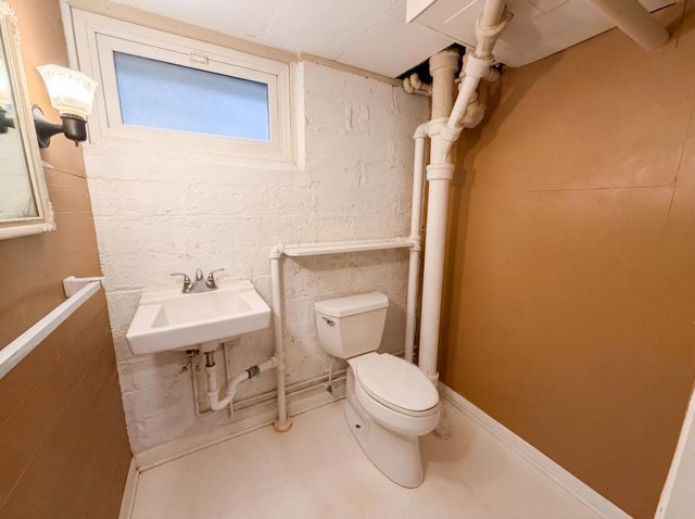 1144 Hawthorne Avenue E, Saint Paul, MN 55106