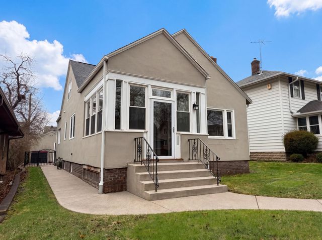 1144 Hawthorne Avenue E, Saint Paul, MN 55106