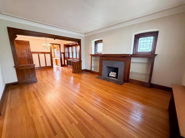 1144 Hawthorne Avenue E, Saint Paul, MN 55106