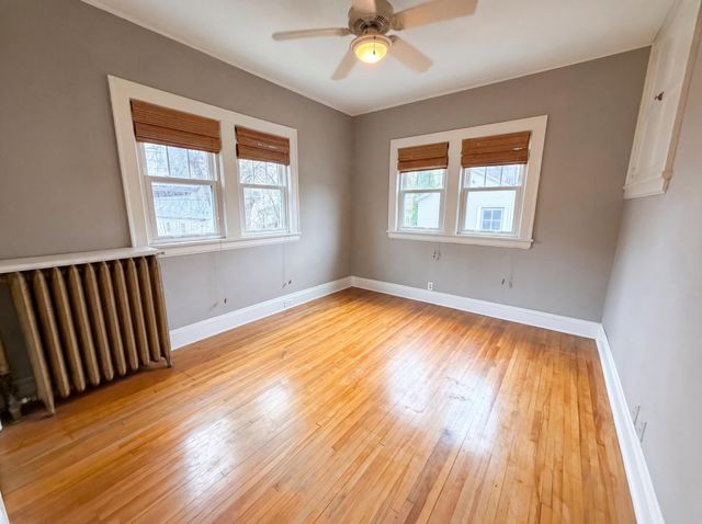 1144 Hawthorne Avenue E, Saint Paul, MN 55106