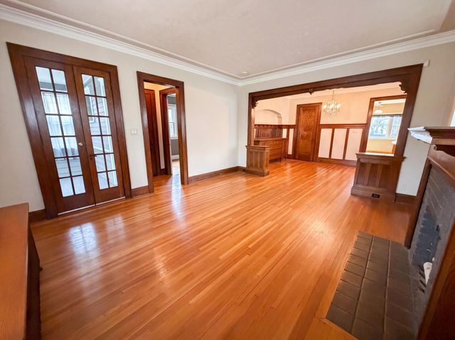 1144 Hawthorne Avenue E, Saint Paul, MN 55106