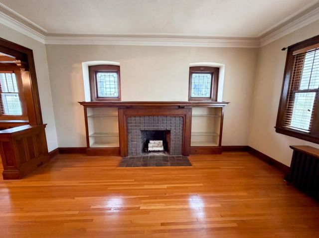 1144 Hawthorne Avenue E, Saint Paul, MN 55106