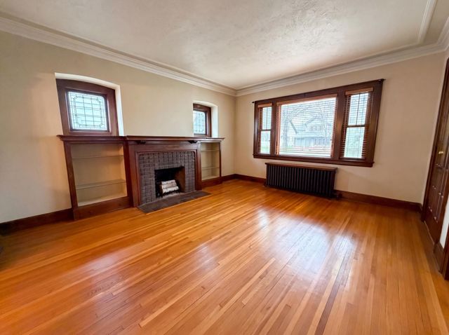 1144 Hawthorne Avenue E, Saint Paul, MN 55106