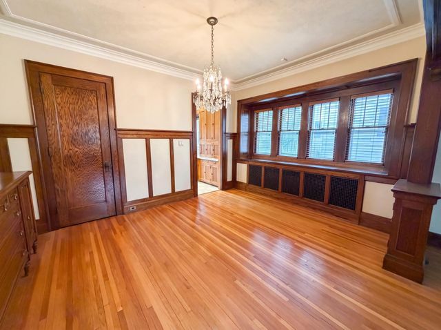 1144 Hawthorne Avenue E, Saint Paul, MN 55106