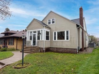 1144 Hawthorne Avenue E, Saint Paul, MN 55106