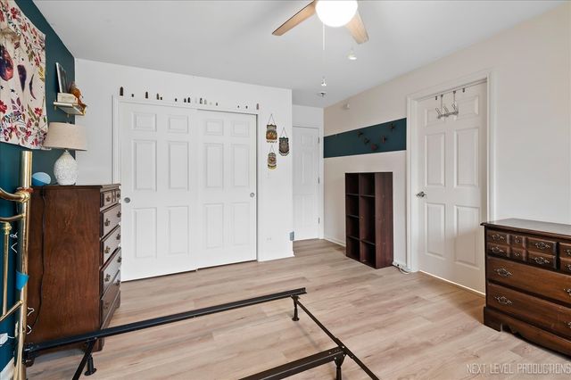 447 Lake Run Court, North Aurora, IL 60542