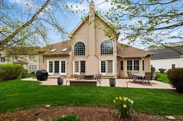447 Lake Run Court, North Aurora, IL 60542