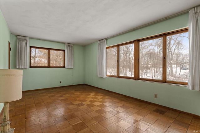 59277 Hazel Road, South Bend, IN 46614