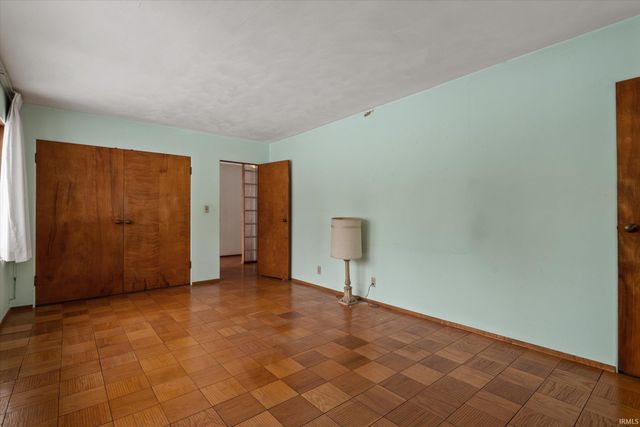 59277 Hazel Road, South Bend, IN 46614