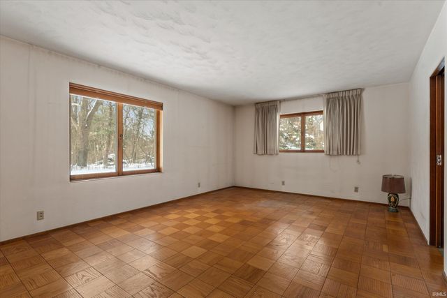 59277 Hazel Road, South Bend, IN 46614