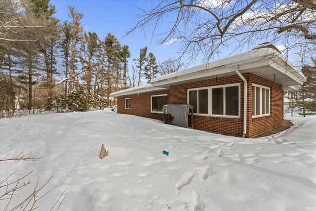 59277 Hazel Road, South Bend, IN 46614