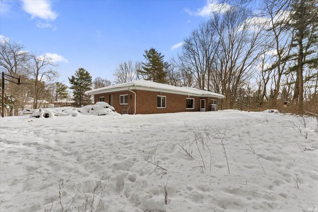 59277 Hazel Road, South Bend, IN 46614