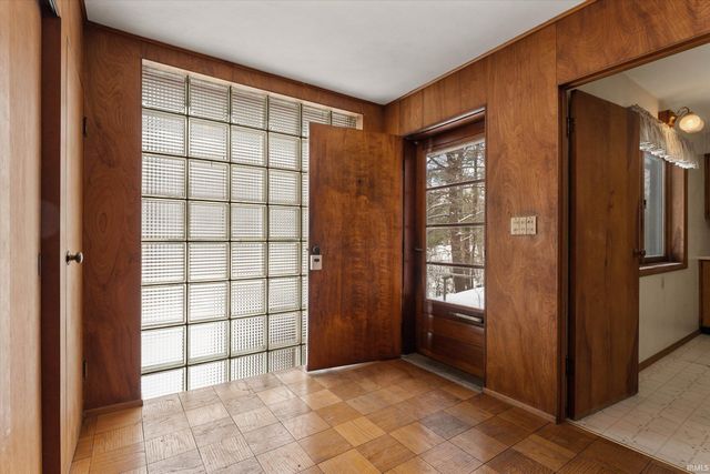 59277 Hazel Road, South Bend, IN 46614