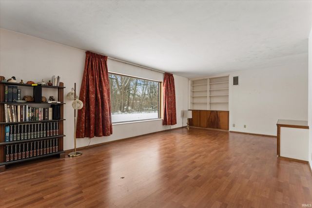 59277 Hazel Road, South Bend, IN 46614