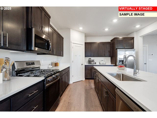 5893 Bainbridge Rd, Eugene, OR 97402