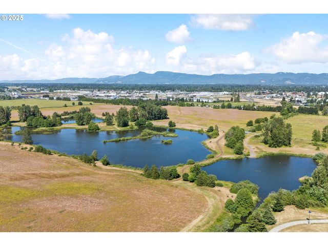 5893 Bainbridge Rd, Eugene, OR 97402