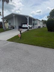 11 Nuevo Leon Road, Port St. Lucie, Port St Lucie, FL 34952