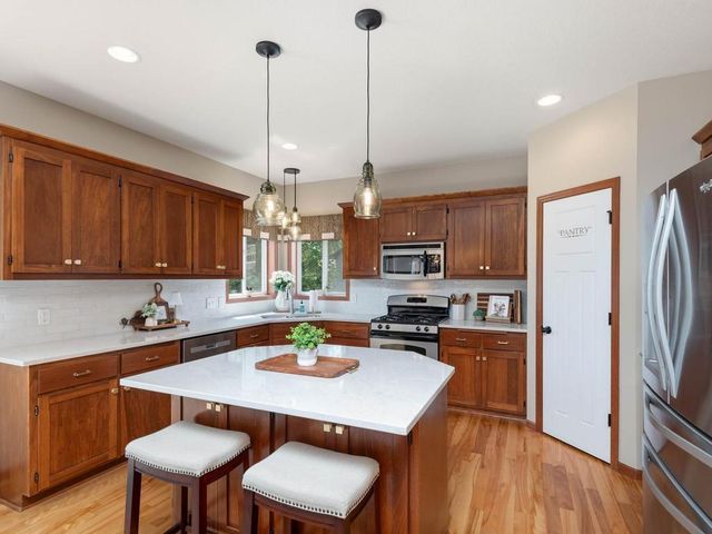 1631 Sparrow Road, Waconia, MN 55387