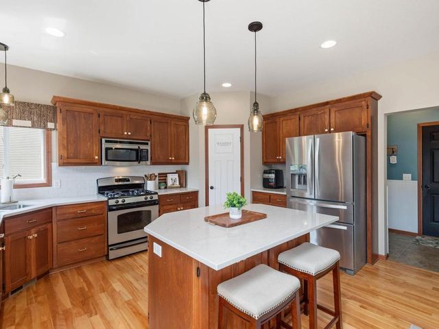 1631 Sparrow Road, Waconia, MN 55387
