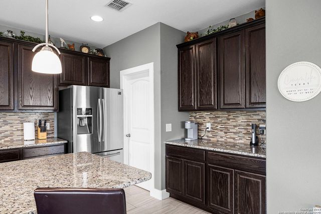 618 wagon wheel, Canyon Lake, TX 78133