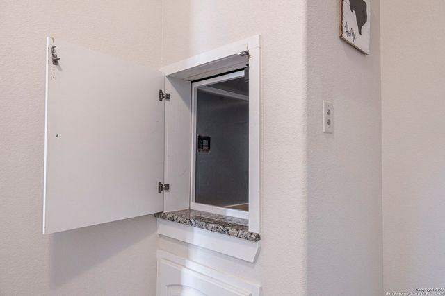 618 wagon wheel, Canyon Lake, TX 78133