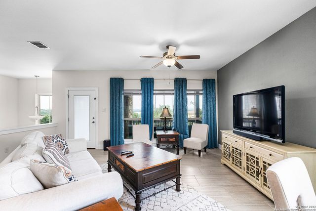 618 wagon wheel, Canyon Lake, TX 78133