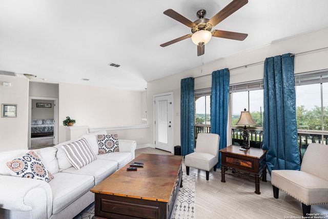 618 wagon wheel, Canyon Lake, TX 78133