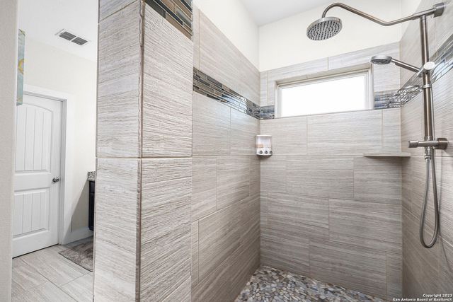 618 wagon wheel, Canyon Lake, TX 78133