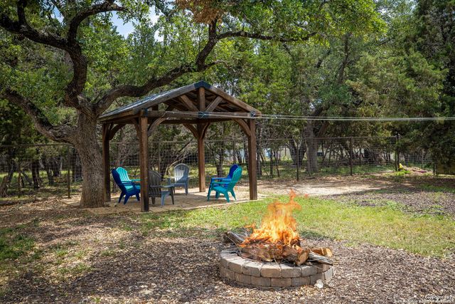 618 wagon wheel, Canyon Lake, TX 78133