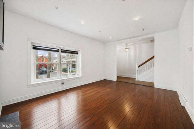 25 MADISON AVE, Lansdowne, PA 19050