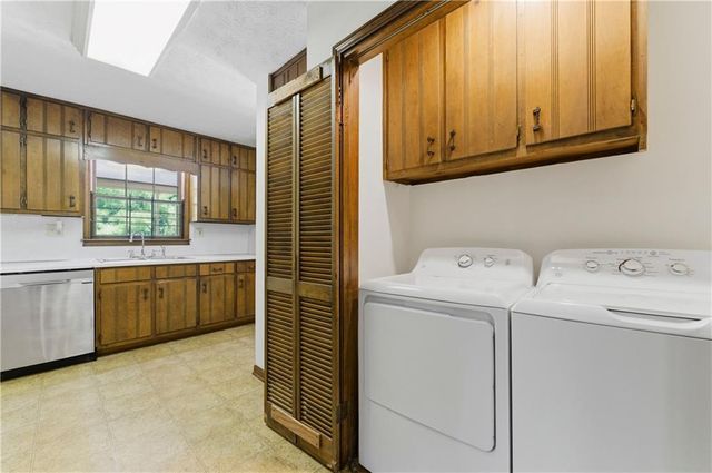 2485 Maple Street, Snellville, GA 30078