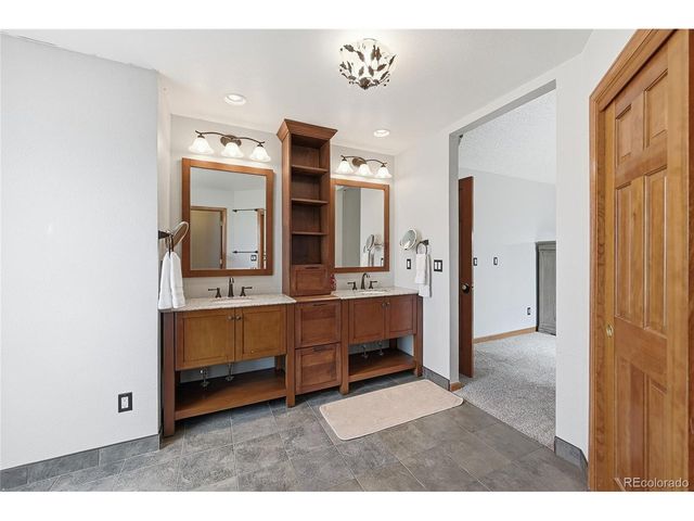 5835 S Danube Cir, Aurora, CO 80015