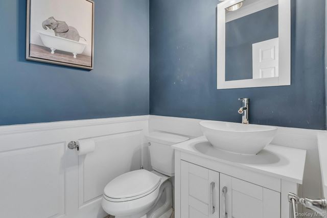 140 Rivendell Court, Melville, NY 11747