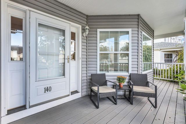 140 Rivendell Court, Melville, NY 11747