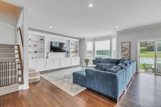 140 Rivendell Court, Melville, NY 11747