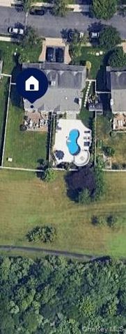 140 Rivendell Court, Melville, NY 11747