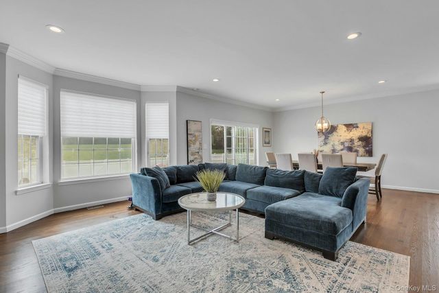 140 Rivendell Court, Melville, NY 11747