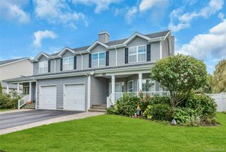 140 Rivendell Court, Melville, NY 11747