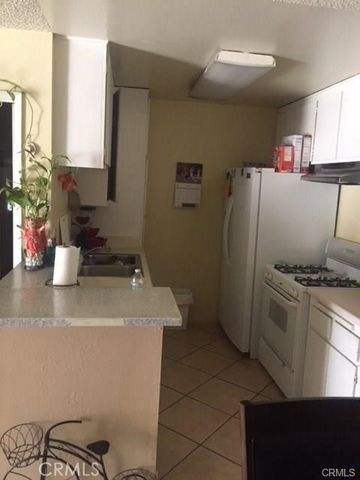 801 S Lyon Street H-3, Santa Ana, CA 92705