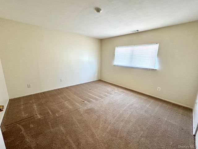 71 Pointe Circle S 71, Coram, NY 11727