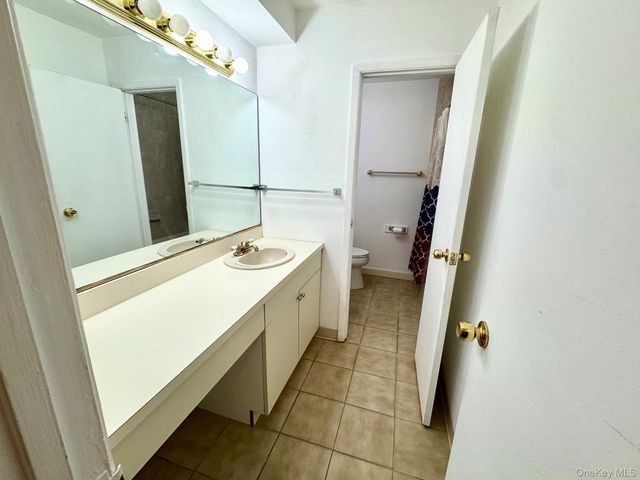 71 Pointe Circle S 71, Coram, NY 11727