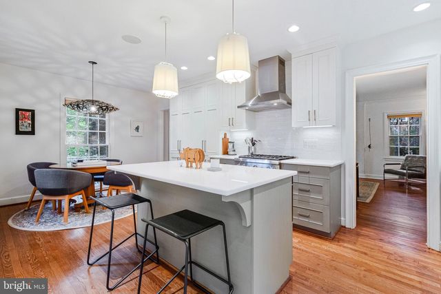 4745 RESERVOIR RD NW, Washington, DC 20007