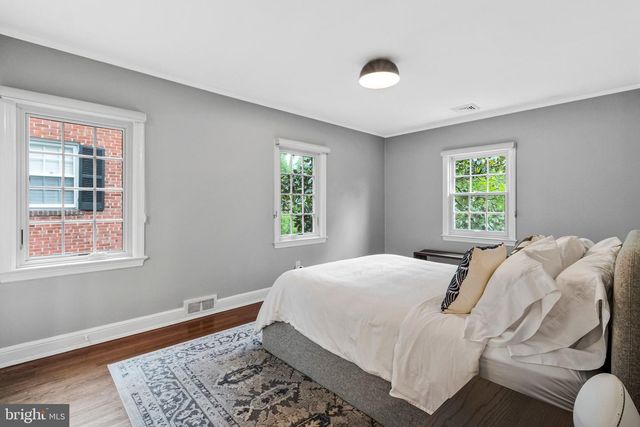 4745 RESERVOIR RD NW, Washington, DC 20007