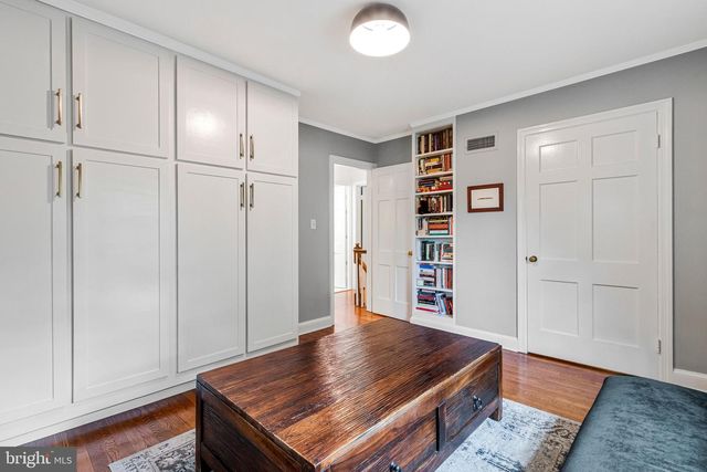 4745 RESERVOIR RD NW, Washington, DC 20007